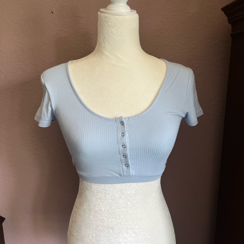 Garage light blue crop top